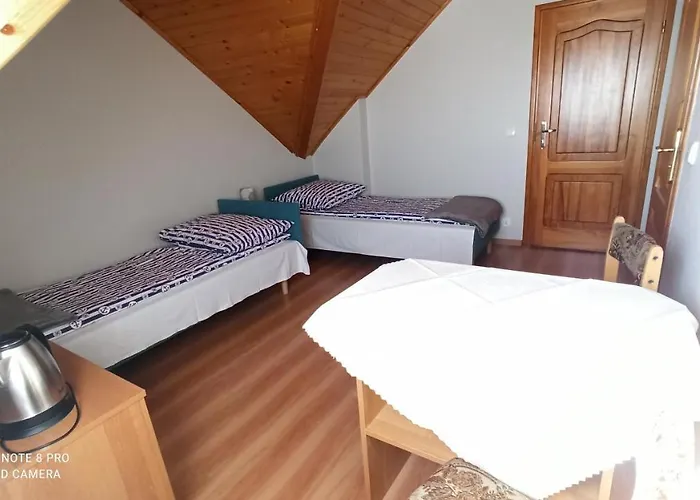 Jadwiga Konkel * 亚斯塔尔尼亚